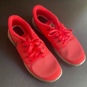 Men’s Nike Free Running Shoes - 8 Red